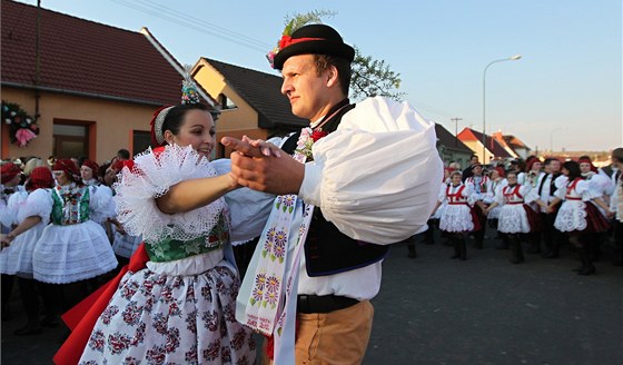 Stárka Magdalena Preisslerová a stárek Martin Pres na tancovace (Vracov, 20.