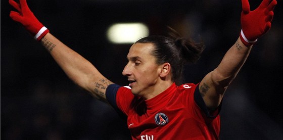 DALÍ TREFA. védský útoník Zlatan Ibrahimovic oslavuje gól v dresu Paris St.