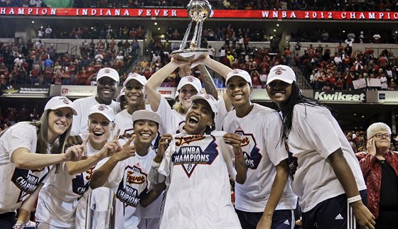 Basketbalistky Indiany se radují z premiérového titulu v zámoské WNBA.