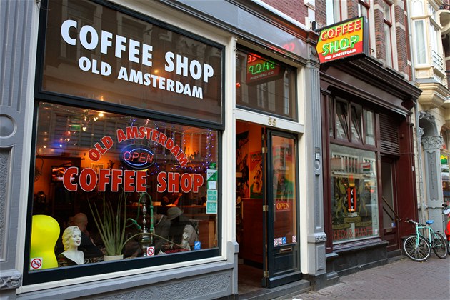 N�které Coffee shopy jsou malinké, jiné pojmou i n�kolik desítek host�.