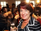 Eva Syková slaví ve volebním tábu SSD poté,co uspla v senátních volbách (20.