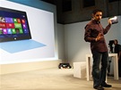 Prezentace tabletu Surface v pedveer zahájení prodeje
