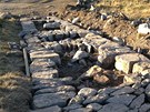 Jantarovou cestu na hebenech Krkono kameníci opravují tradiním ttováním.