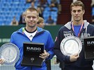 TRIUMF V MOSKV. eský tenista Frantiek ermák (vpravo) vyhrál ve tyhe