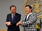 Generální tajemník OSN Pan Ki-mun a zpvák PSY