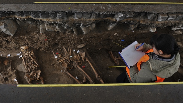 Doposud odkryli archeologové tyi desítky koster. 