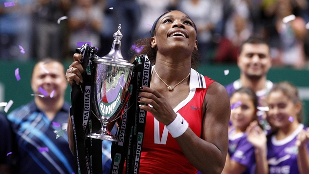OSLAVA S POHREM. Serena Williamsov vyhrla potet v karie Turnaj mistry.