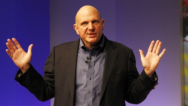 Šéf firmy Microsoft Steve Ballmer představuje Windows 8