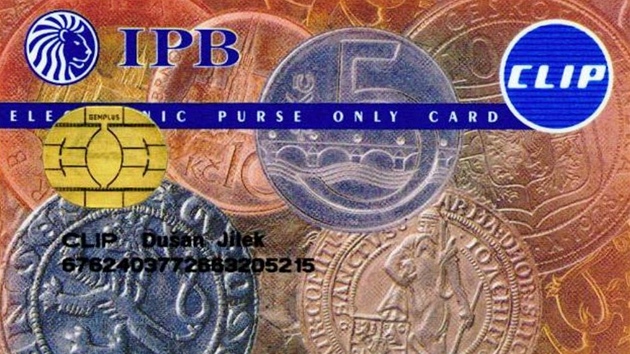 Ve sbírce má Dušan Jílek i platební karty finančních ústavů, které již neexistují.