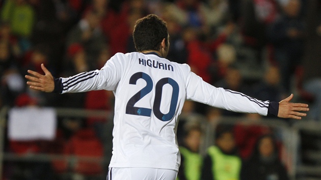 KANONDA. Dva z pti gl Realu Madrid proti Mallorce vstelil tonk Gonzalo Higuan. Stejn si vedl i Cristiano Ronaldo.