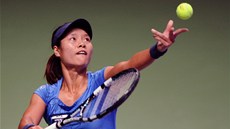 NA PODÁNÍ. ínská tenistka Li Na bude po výhe nad Kerberovou jet bojovat o