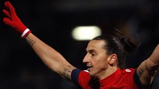 DALŠÍ TREFA. Švédský útočník Zlatan Ibrahimovic oslavuje gól v dresu Paris St.