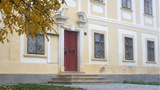 Prelí Buovického zámeku. Barokní objekt nyní slouí Státní vdecké knihovn.