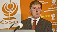 P�edseda Sn�movny Miloslav Vl�ek vysv�tluje své kauzy.