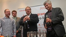 Moravskoslez�tí sociální demokraté slaví, ale povolební vyjednávání budou