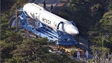 Doprava t�etího exemplá�e KSLV-1 (nebo Naro-1) na startovací rampu na