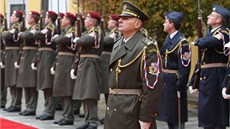 Ministry obou zemí v Uherském Hraditi uvítala estná strá.
