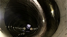 Pohled z traového tunelu do stanice Petiny v primárním ostní