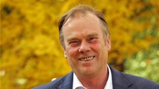 Zden�k Berka, starosta Sokolova a nový senátor za �SSD v parku p�ed sokolovskou