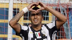 OSLAVA ROZHODUJÍCÍHO GÓLU. Zápas v Catanii rozhodl ve prosp�ch Juventusu Arturo