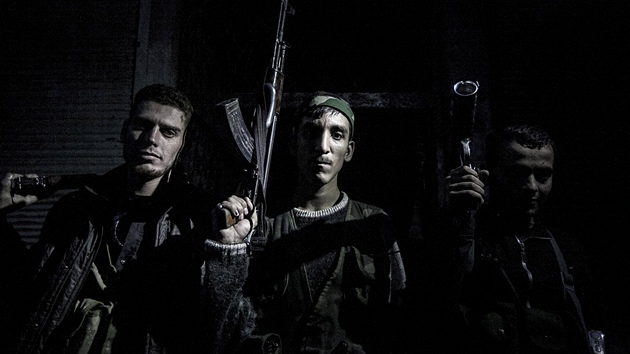 Povstaletí bojovníci v Aleppu (26. íjna 2012)