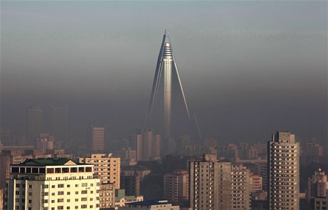 Hotel Ryugyong v severokorejskm Pchjongjangu by se ml pt rok otvrat....