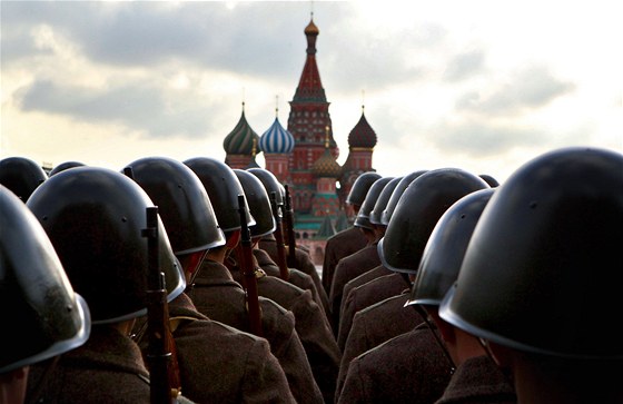 Ruské vojáky eká ideologická masá. Ilustraní foto