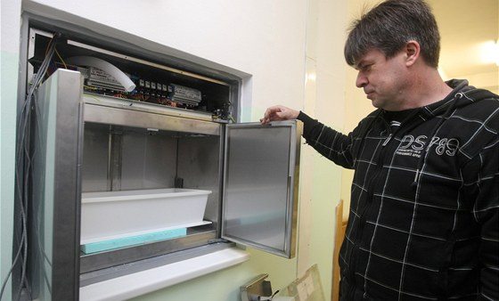V havlíkobrodské nemocnici zaala v pátek instalace 52. babyboxu v republice.