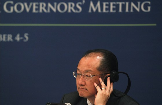 éf Svtové banky Jim Yong Kim na zasedání ministr financí a guvernér...
