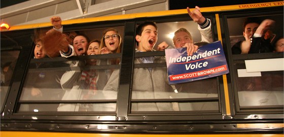 Romneyho volební party pijeli i studenti z jedné ze stedních kol v