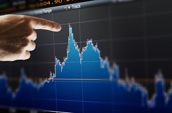 Hlavní index západoevropských akcií FTSEurofirst 300 si odpoledne pipisoval 1,9 procenta a byl na 1155 bodech, maximu od kvtna 2011.