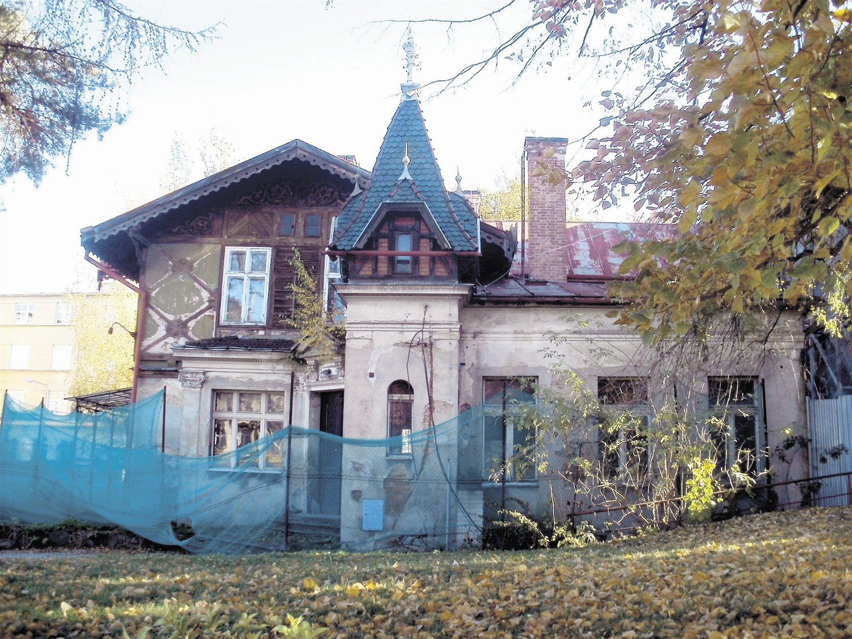 Dvoupodla�ní vilu si roku 1884 nechal postavit vedle svého �ateckého závodu na...