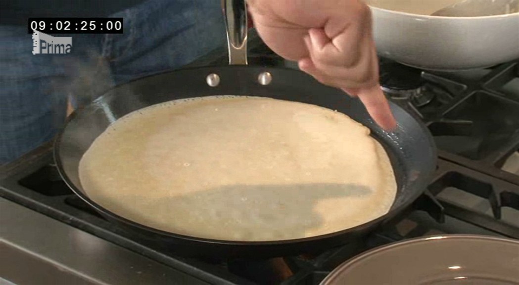 T�sto nem��e být moc vodnaté - to se pak placka rozpadá na kousky, ani v n�m nesmí být �ádné hrudky.