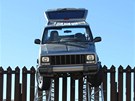 Nová metoda mexických paerák, jak dostat kontraband do USA. (31. íjna 2012)