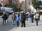Obyvatelé Manhattanu ekají na autobus  (3. listopadu 2012)