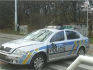 Nehoda policejního auta v Plzeské ulici