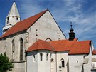 Gotický kostel ve Hnanicích je zasvcený svatému Wolfgangovi, svtci, který...