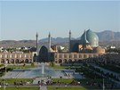 Perský áh Abbás První zahájil v Isfahánu gigantickou urbanistickou výstavbu,...