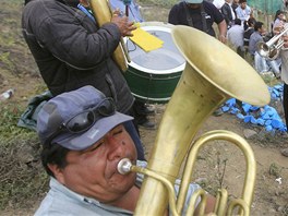 Día de la Muertos je veselý svátek a proto nesmí chybt ani ízná muzika....