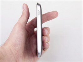 Pohled na Samsung Galaxy mini 2