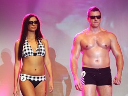 Finále Miss Hasika 2012. Svaly a sexy kivky odhalila promenáda v plavkách. 