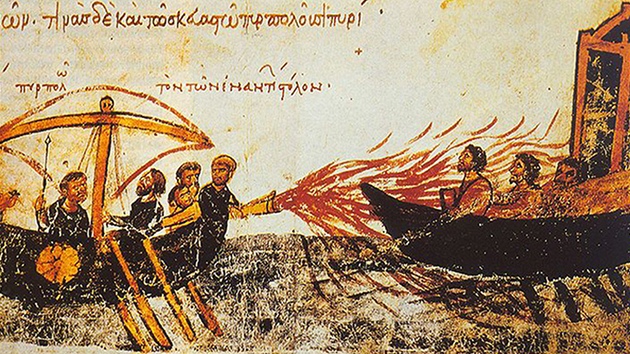 Obraz použití ohně v námořním boji z byzantského rukopisu vzniklého v 10. století našeho letopočtu. 