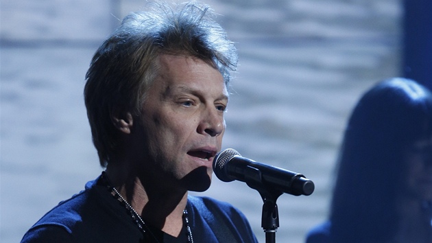 Z koncertu na podporu americkho ervenho ke po huriknu Sandy (Jon Bon Jovi)