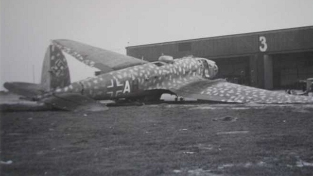 Letoun Heinkel He 111, s nimi v dubnu 1945 zsobovali Nmci z hradeckho letit posdku v obklen Vratislavi.