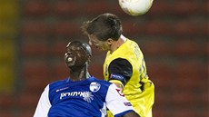 T̎KÁ ZKOU�KA. Spar�anský mladík Mat�j Hyb� svádí hlavi�kový souboj se