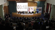 Debata prezidentských kandidátů o evropské vizi v sále FSV UK v Praze (8.