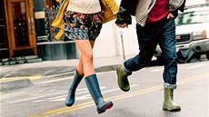 Pokud si myslíte, �e holínky pat�í jen do lesa nebo na pole, tak jste vedle....