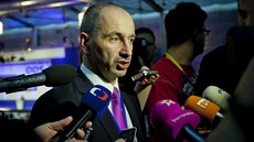 Ministr pr�myslu a obchodu Martin Kuba hovo�í s noviná�i poté, co byl zvolen 1.