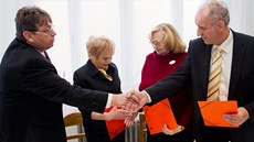 Podpis koaliní smlouvy SSD a KSM v Hradci Králové. (6.11.2012)