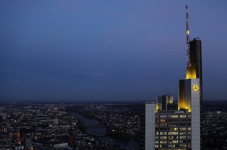 Budova Commerzbank AG v nmeckém Frankfurtu. Ilustraní snímek